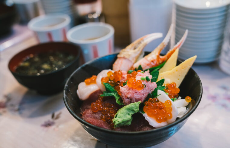 Tourist Boom Making Seafood Bowls Too Pricey for Many Japanese