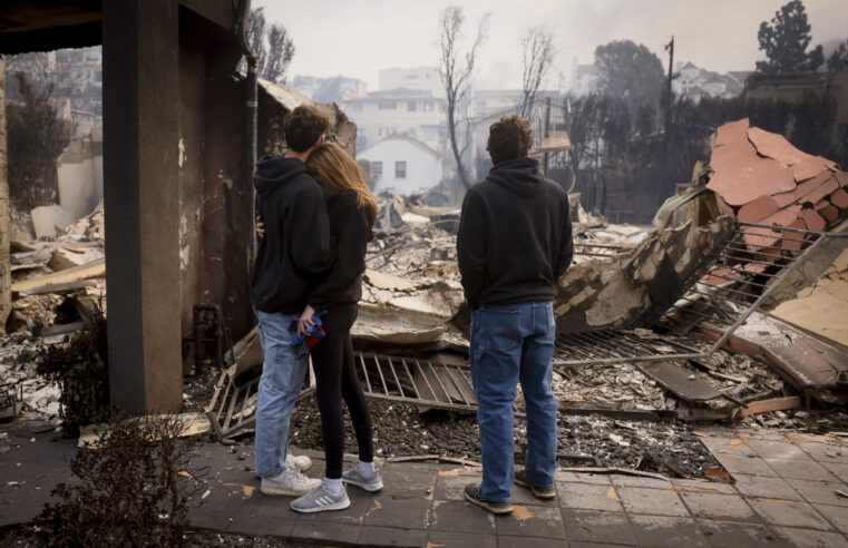 As Wildfires Linger, Focus Turns to Rebuilding in Los Angeles