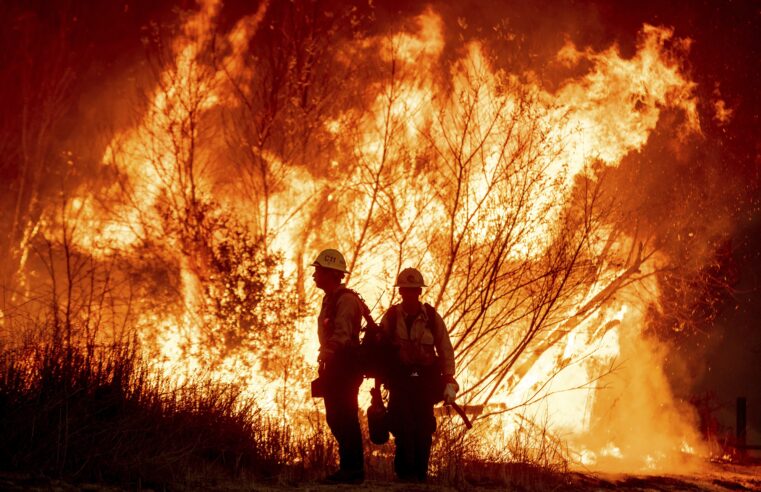 10 people have now died in the wildfires spreading across Southern California