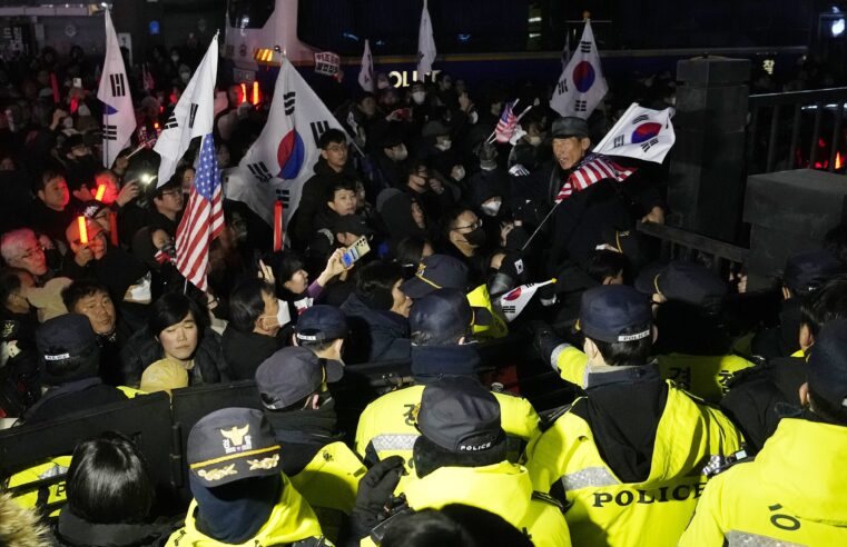 South Korean court orders formal arrest of President Yoon over martial law decree