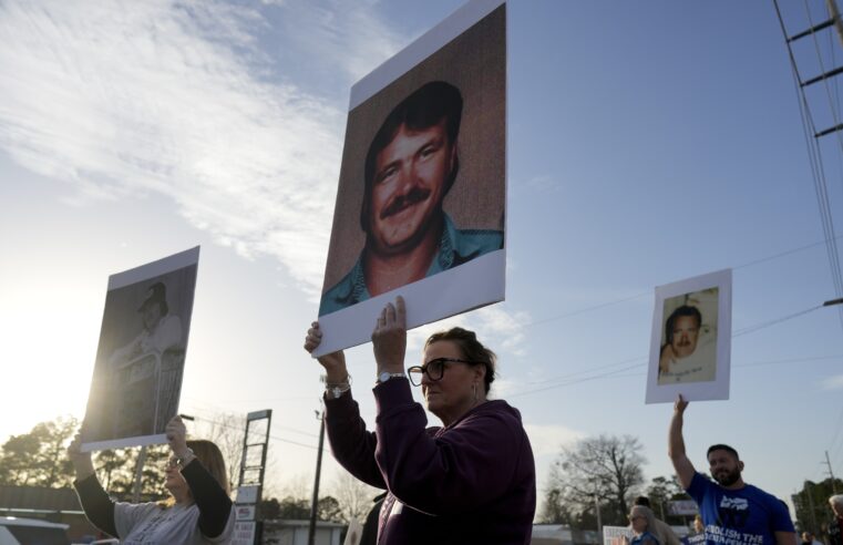 A South Carolina prisoner is the first executed by a firing squad in 15 years