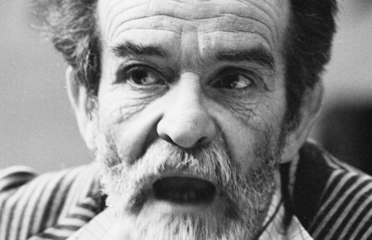 Playwright Athol Fugard, who chronicled apartheid and its aftermath, dies at 92